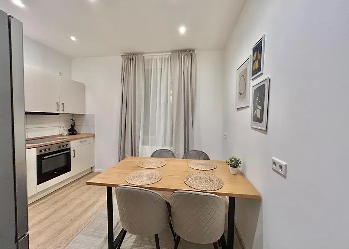 Wohnung Fuer 4 Personen Mit Smart-Tv - Nespresso - Self-Check-In - Voll Ausgestatteter Kueche Apartament *